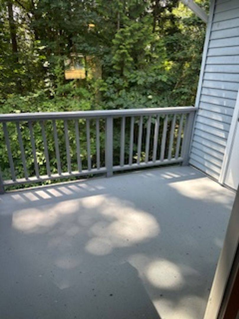 Apartment for rent at 10915 NE 128th St, Kirkland, WA 98034