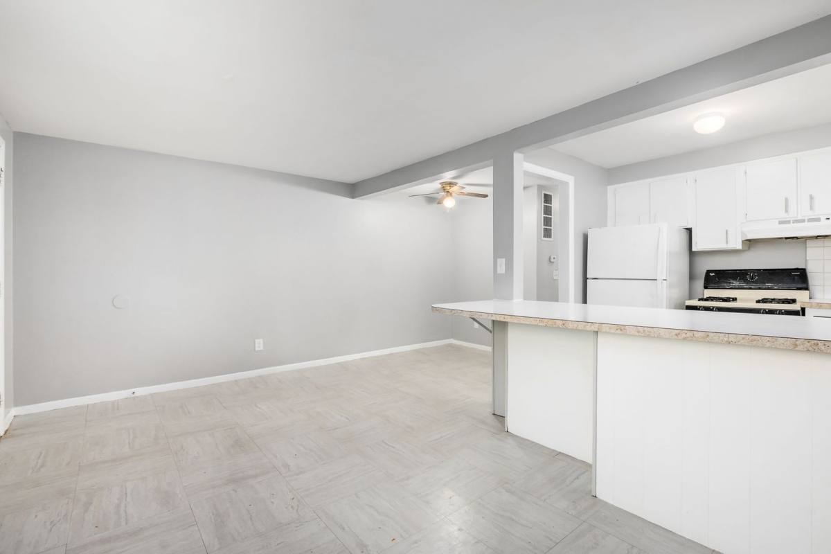 Apartment for rent at 2888 Cleveland Ave, Columbus, OH 43224