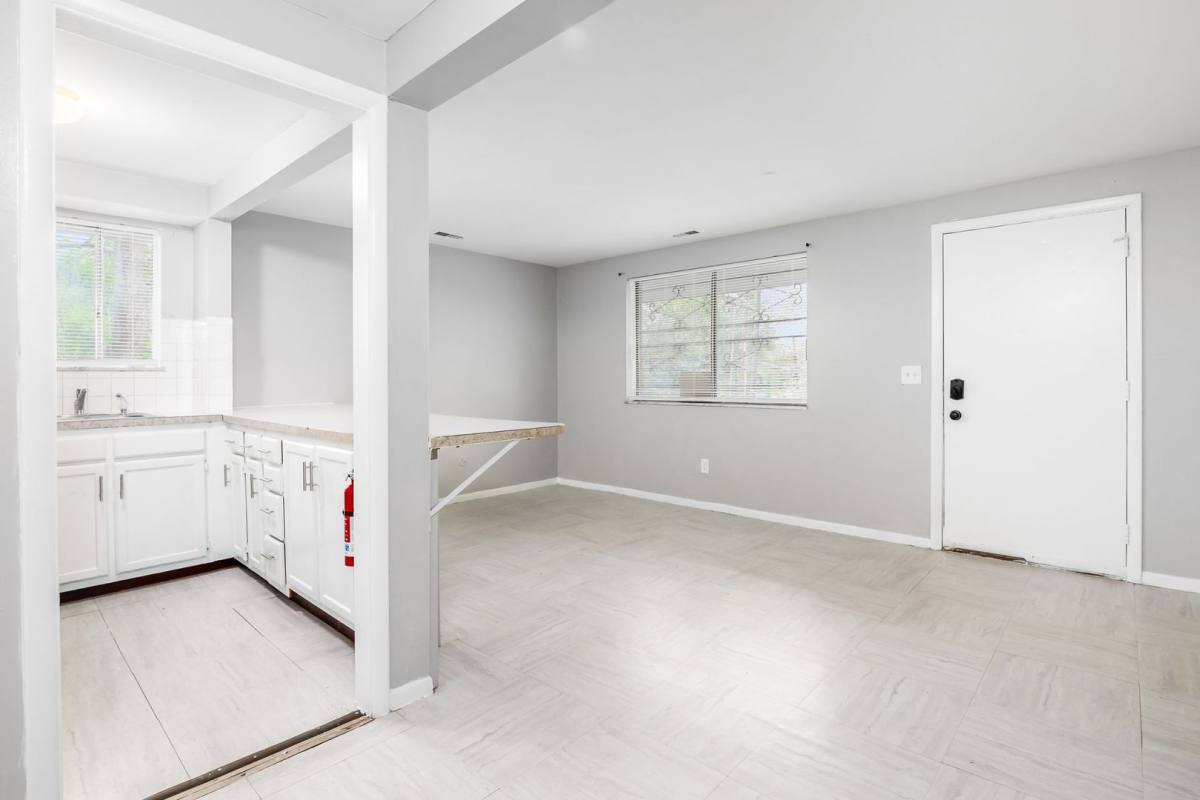 Apartment for rent at 2888 Cleveland Ave, Columbus, OH 43224