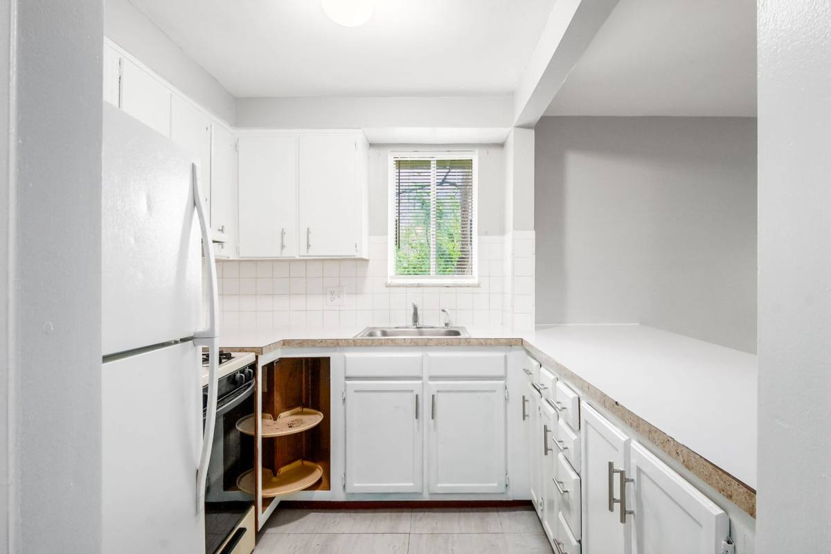 Apartment for rent at 2888 Cleveland Ave, Columbus, OH 43224