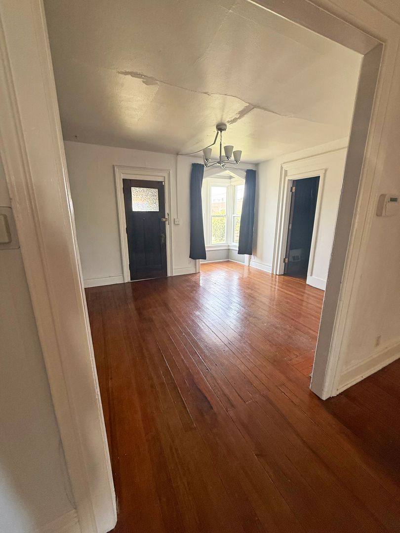 Apartment for rent at 522-524 Lafayette Ave, Rockford, IL 61107