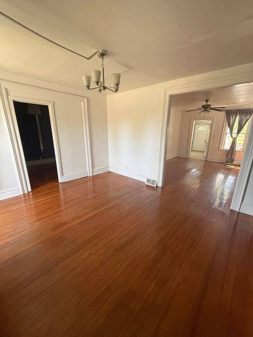 Apartment for rent at 522-524 Lafayette Ave, Rockford, IL 61107