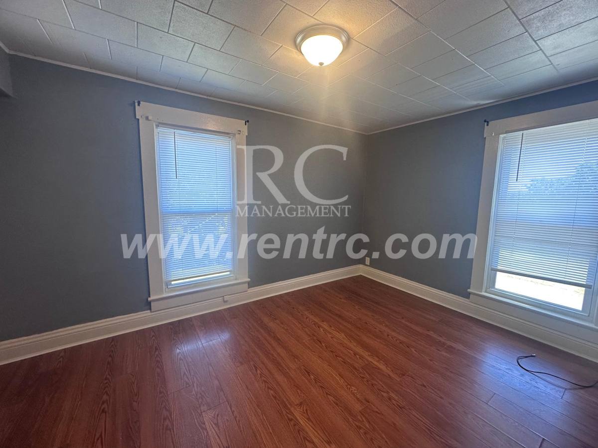 Apartment for rent at 526-2E Main E, Hoopeston, IL 60942