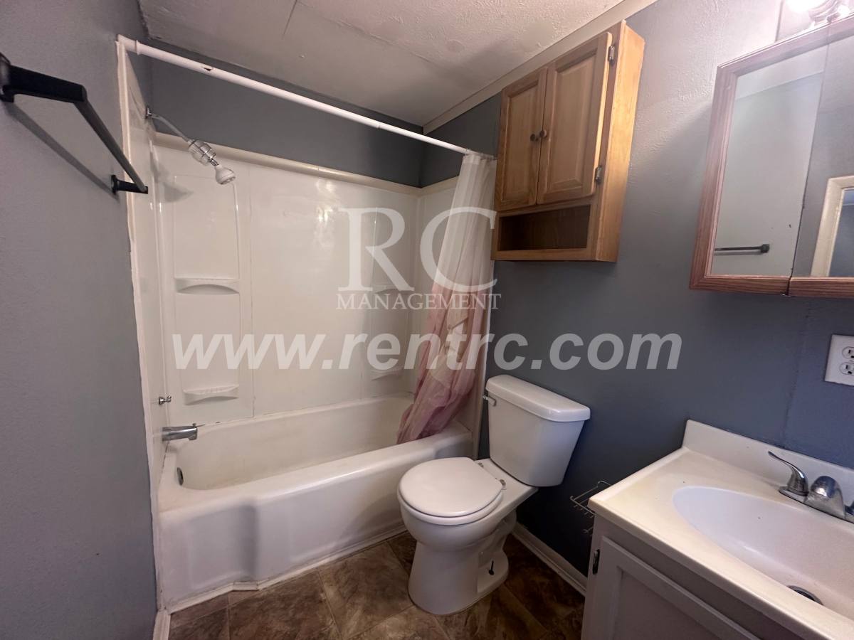 Apartment for rent at 526-2E Main E, Hoopeston, IL 60942