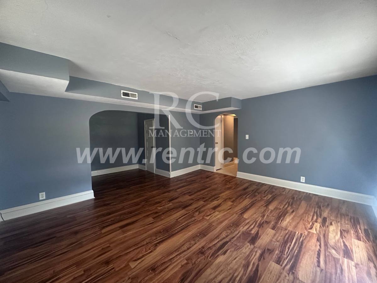 Apartment for rent at 526-2E Main E, Hoopeston, IL 60942