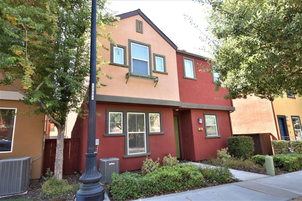 Apartment for rent at 845 Bronze Lane, West Sacramento, CA 95691