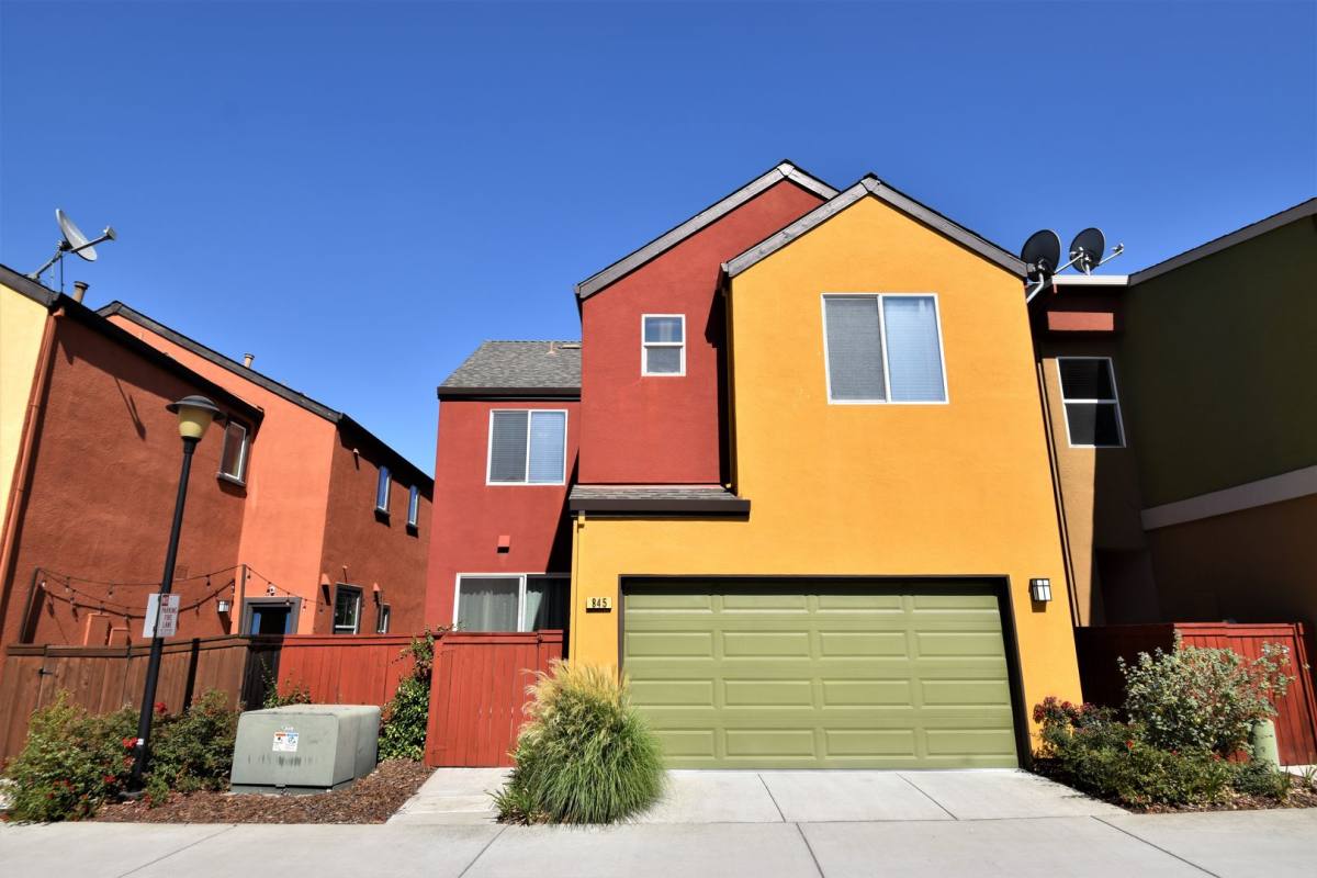 Apartment for rent at 845 Bronze Lane, West Sacramento, CA 95691