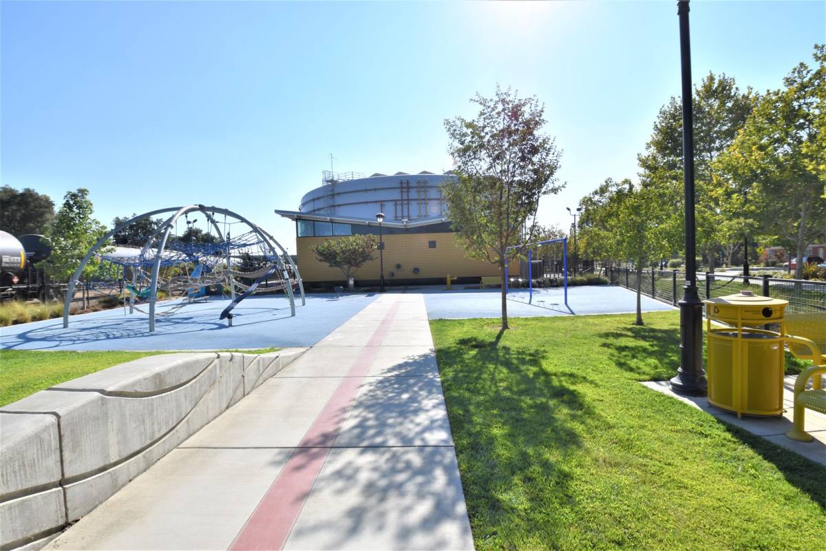 Apartment for rent at 845 Bronze Lane, West Sacramento, CA 95691
