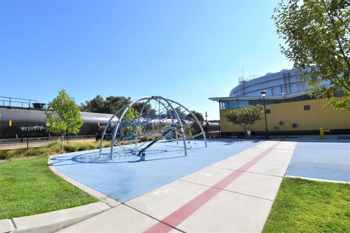 Apartment for rent at 845 Bronze Lane, West Sacramento, CA 95691