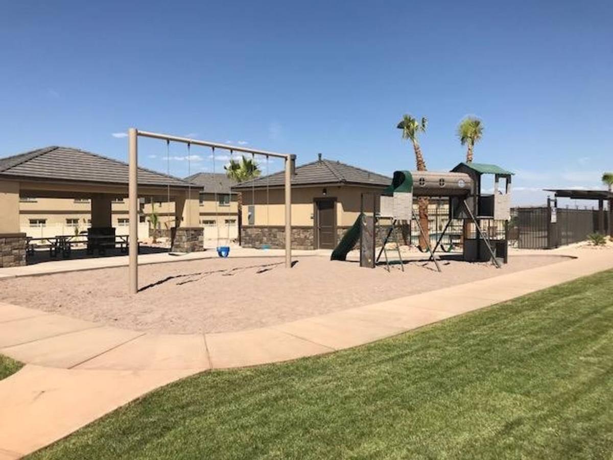 Townhouse for rent at 1001 W Curly Hollow Dr, Saint George, UT 84770