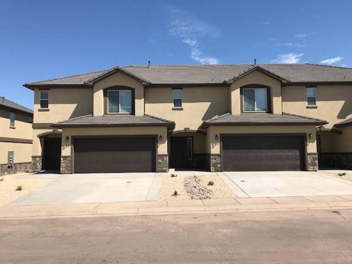 Townhouse for rent at 1001 W Curly Hollow Dr, Saint George, UT 84770