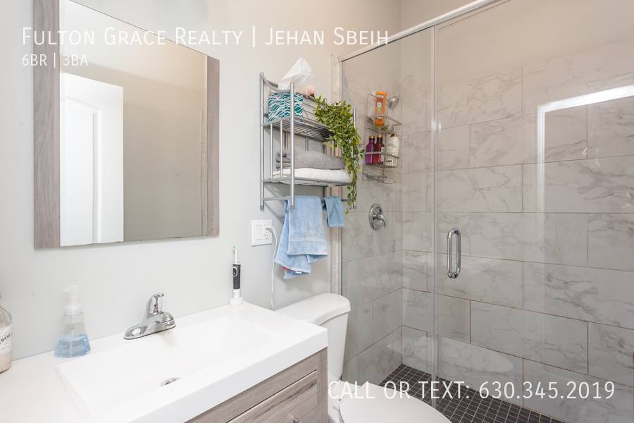 Apartment for rent at 2733 N Sheffield Ave #2F, Chicago, IL 60614