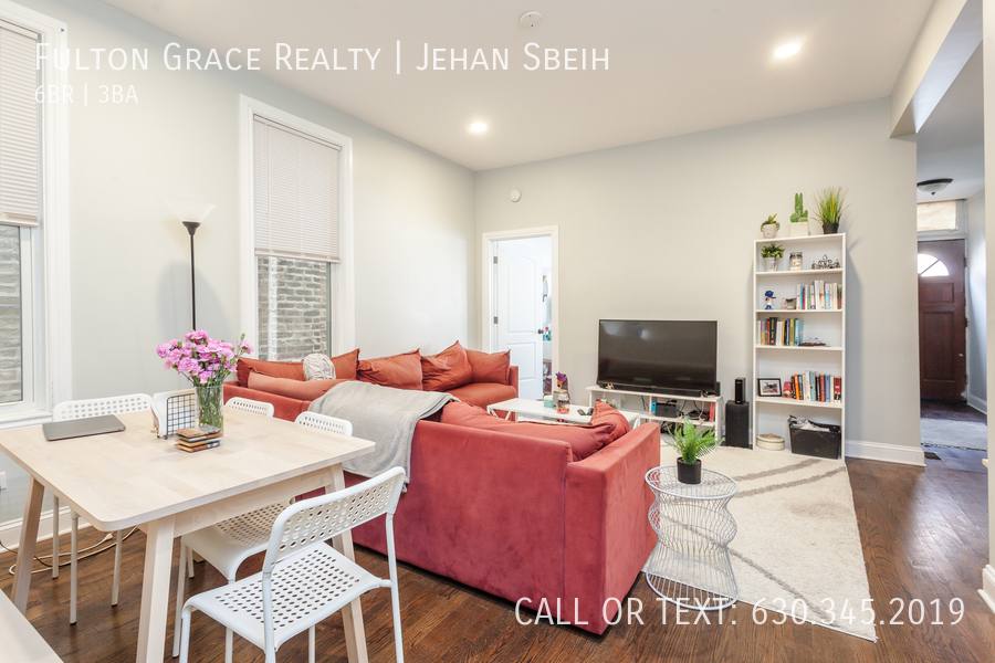 Apartment for rent at 2733 N Sheffield Ave #2F, Chicago, IL 60614