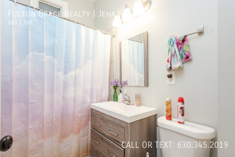 Apartment for rent at 2733 N Sheffield Ave #2F, Chicago, IL 60614