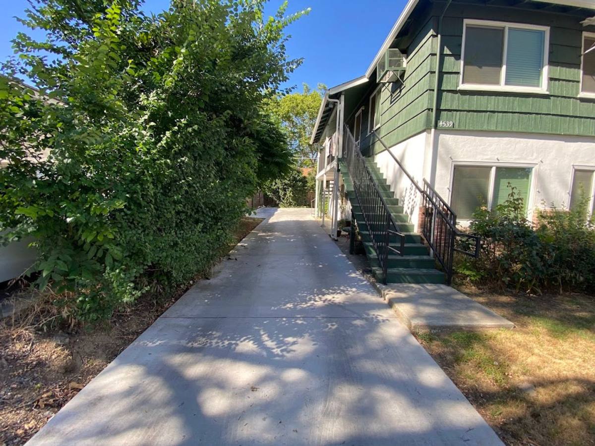 Apartment for rent at 4539 V St, Sacramento, CA 95817