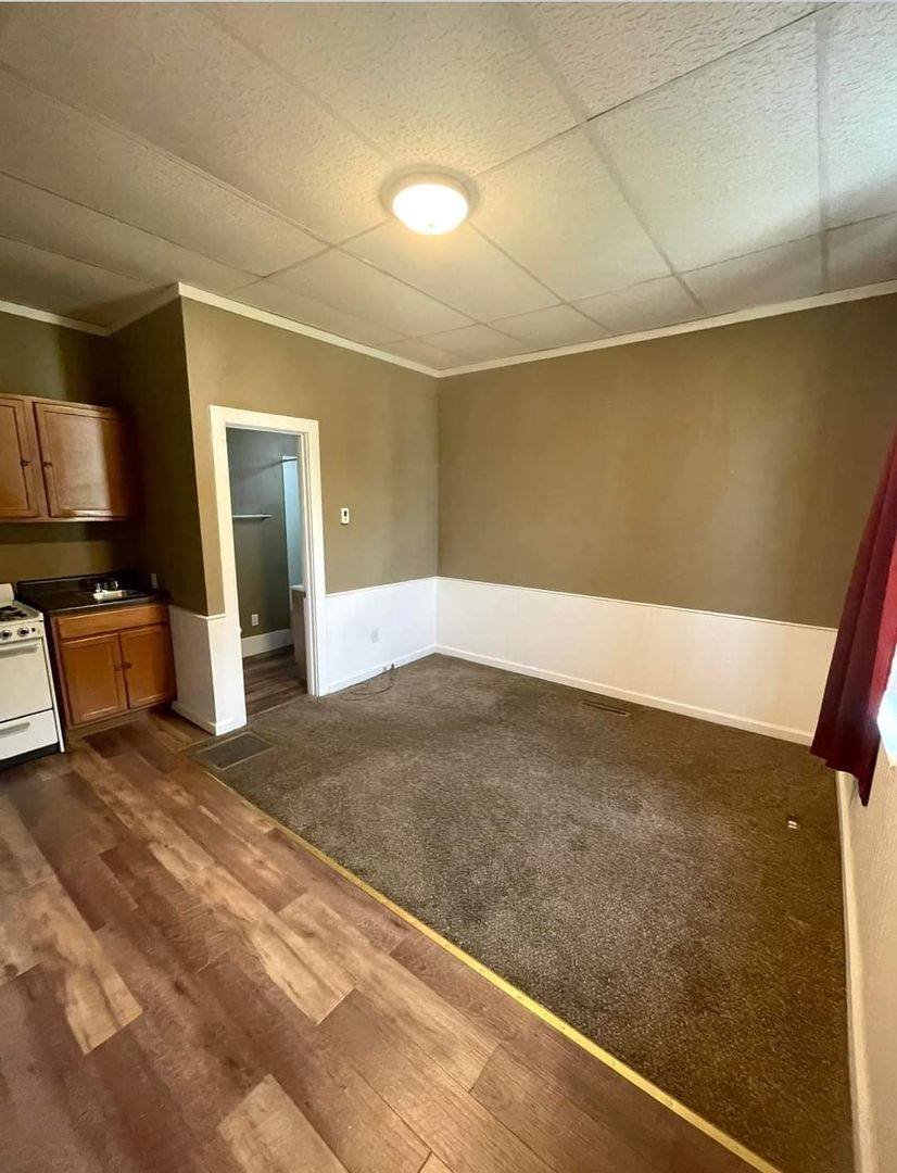 Apartment for rent at 1307 Spring St, Quincy, IL 62301