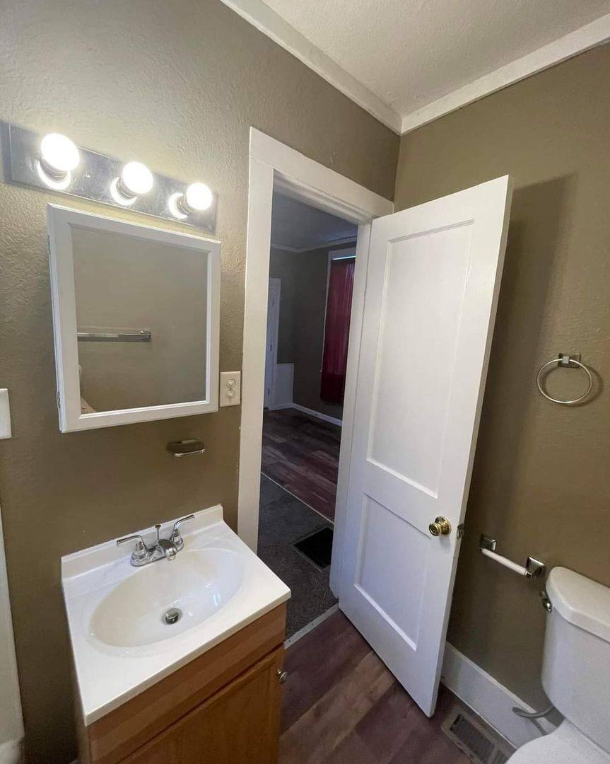 Apartment for rent at 1307 Spring St, Quincy, IL 62301