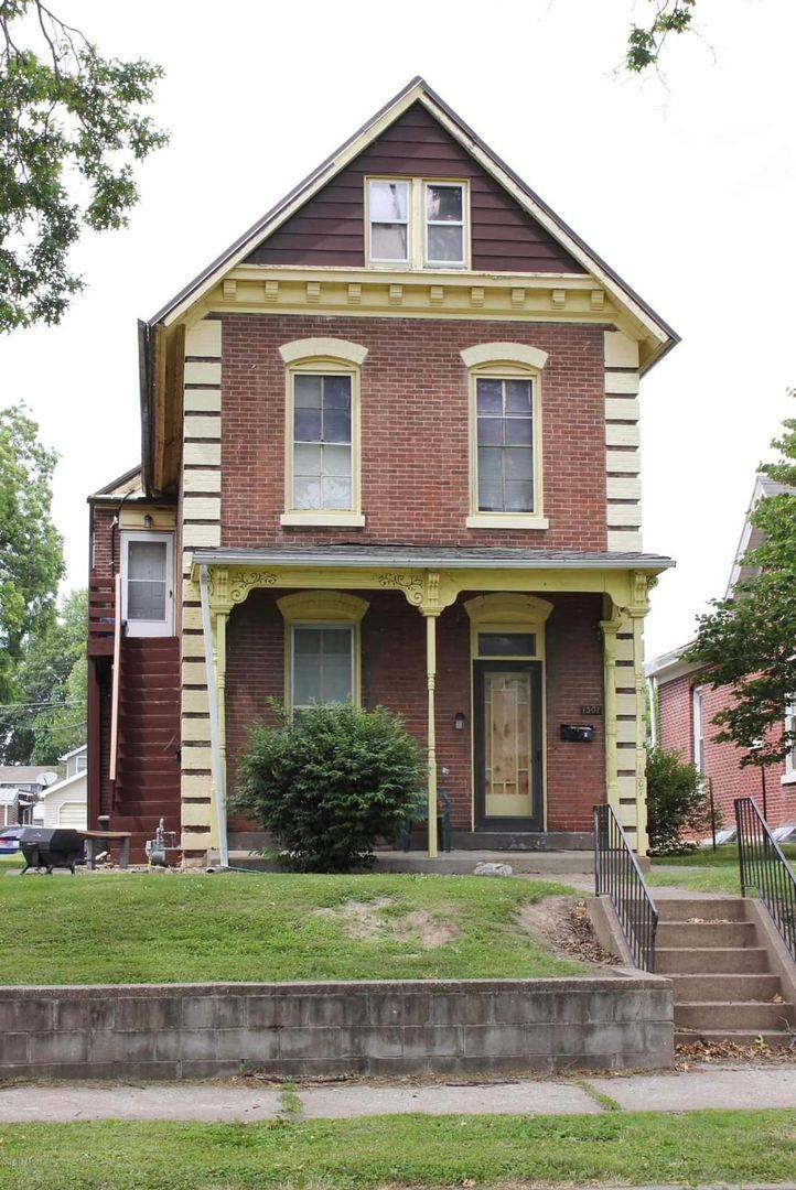 Apartment for rent at 1307 Spring St, Quincy, IL 62301