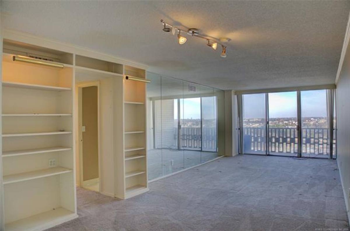 Apartment for rent at 1502 S Boulder Ave, Tulsa, OK 74119