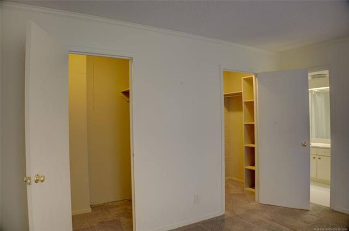 Apartment for rent at 1502 S Boulder Ave, Tulsa, OK 74119