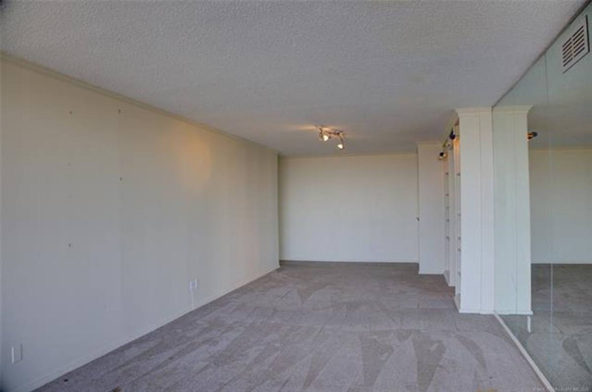 Apartment for rent at 1502 S Boulder Ave, Tulsa, OK 74119