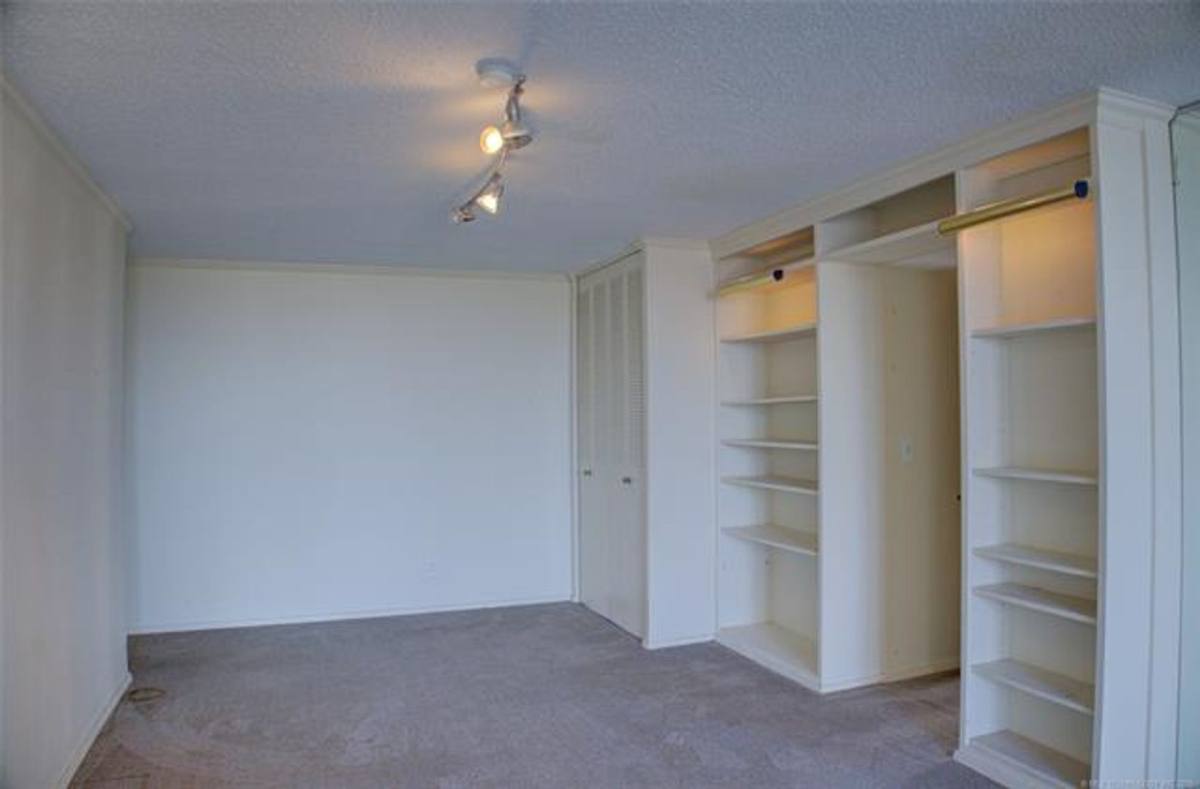 Apartment for rent at 1502 S Boulder Ave, Tulsa, OK 74119