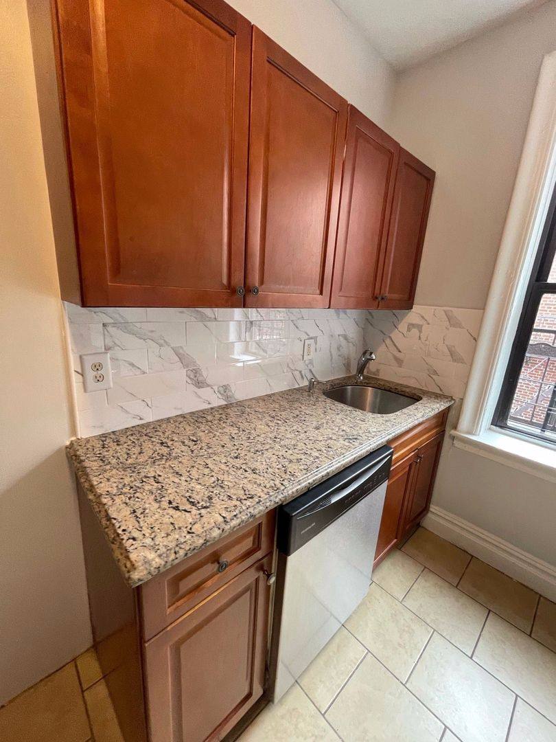 Apartment for rent at 320 Fairmount Ave, Jersey City, NJ 07306