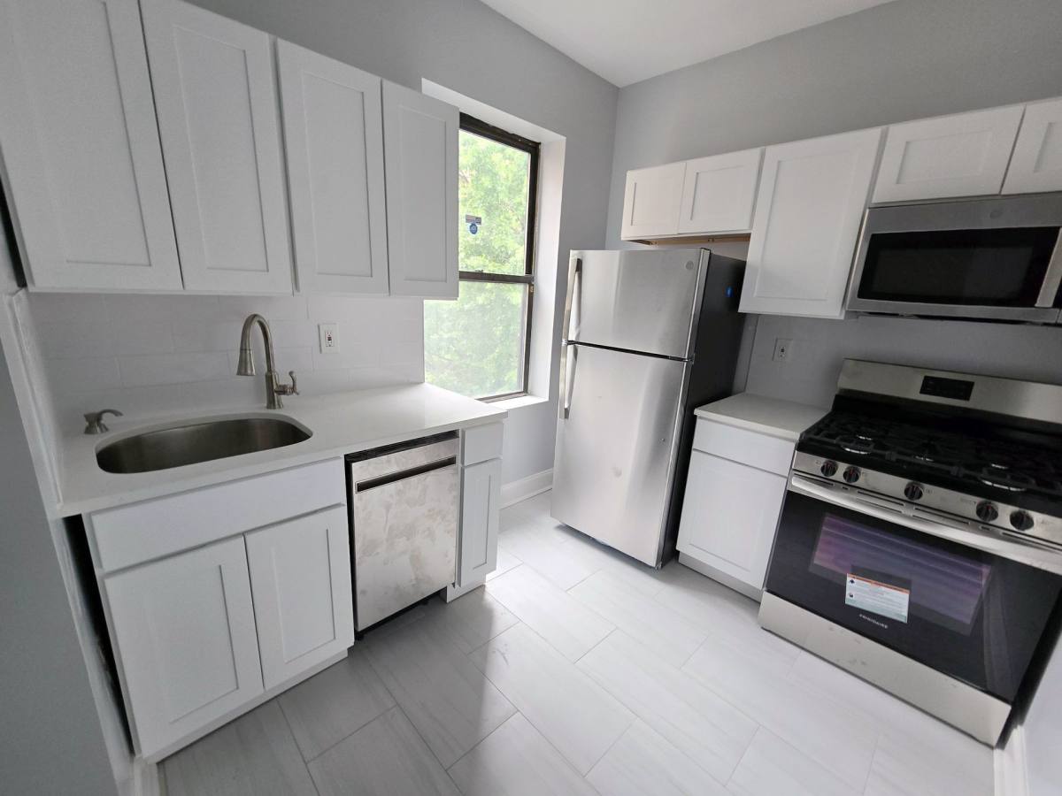 Apartment for rent at 343 Fairmount Ave, Jersey City, NJ 07306