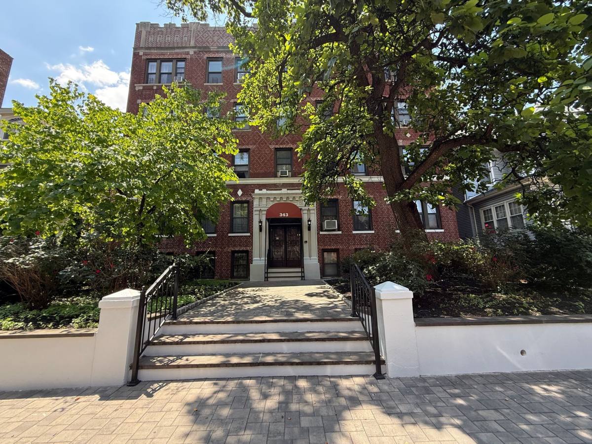 Apartment for rent at 343 Fairmount Ave, Jersey City, NJ 07306