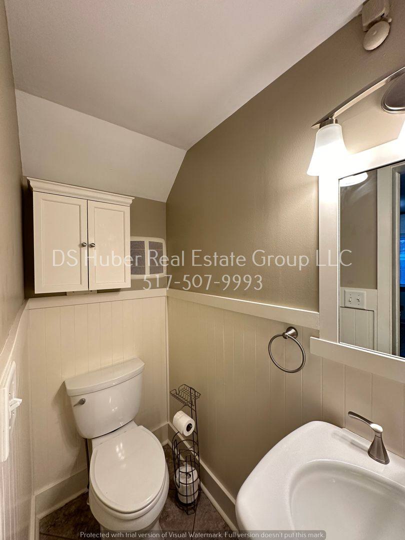 1027 Climax St, Lansing, MI 48912 - House for Rent - Image 10