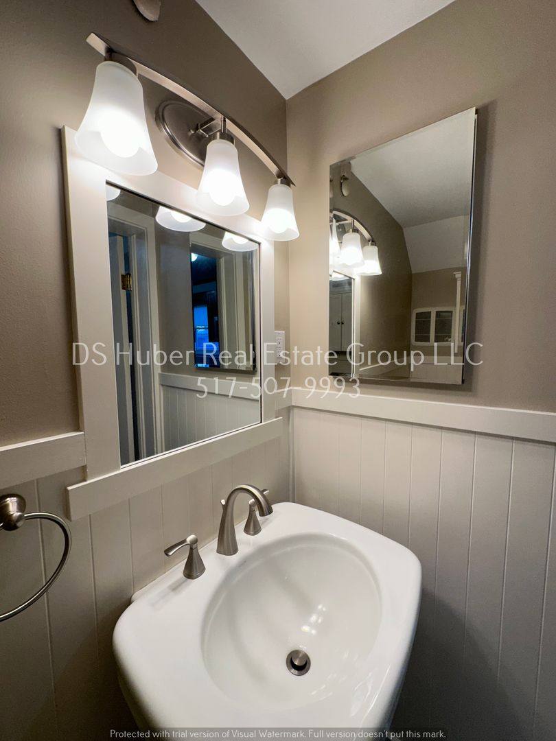 1027 Climax St, Lansing, MI 48912 - House for Rent - Image 9
