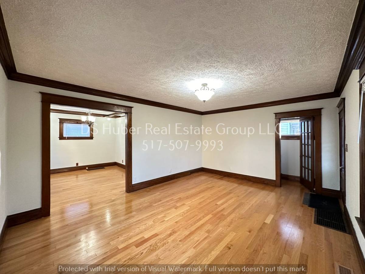 1027 Climax St, Lansing, MI 48912 - House for Rent - Image 2