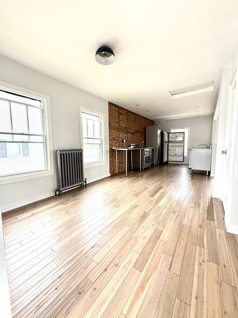 Apartment for rent at 154 Broadway, Port Ewen, NY 12466
