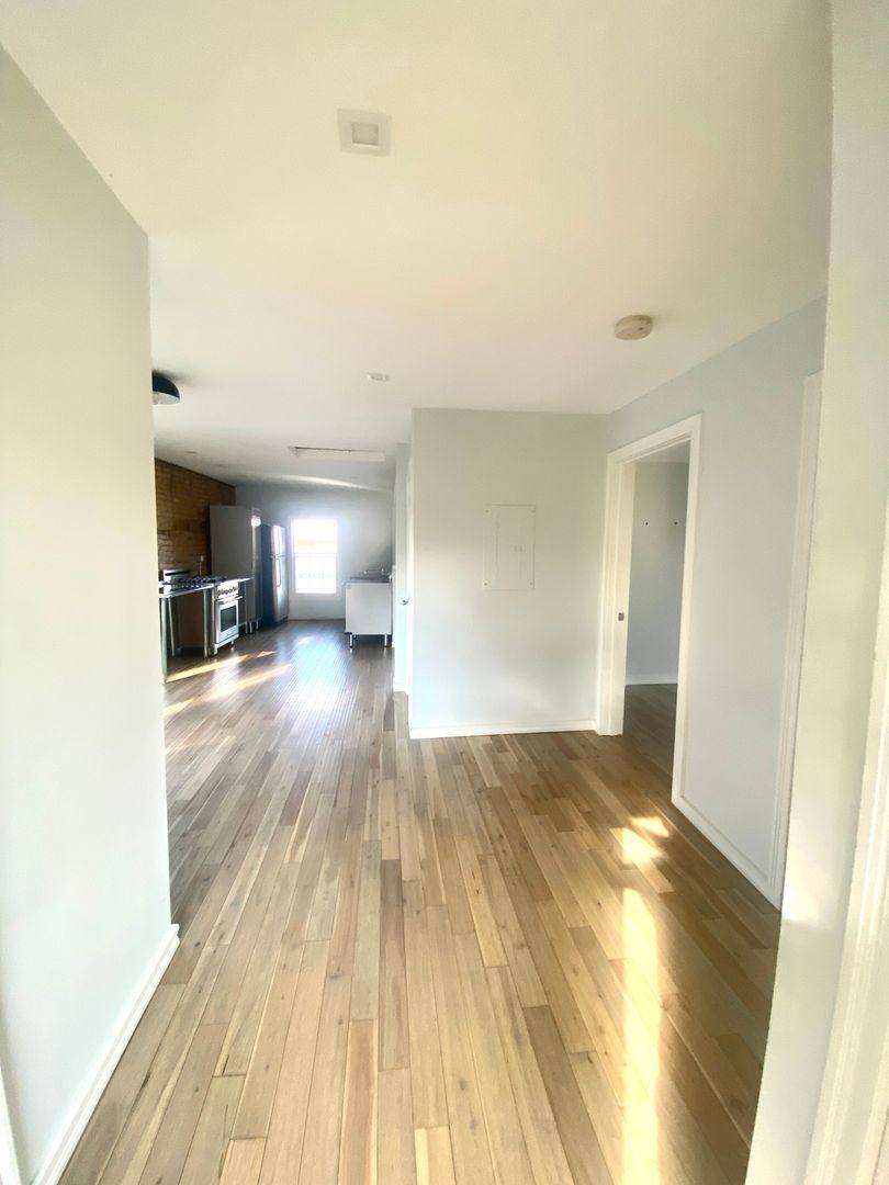 Apartment for rent at 154 Broadway, Port Ewen, NY 12466