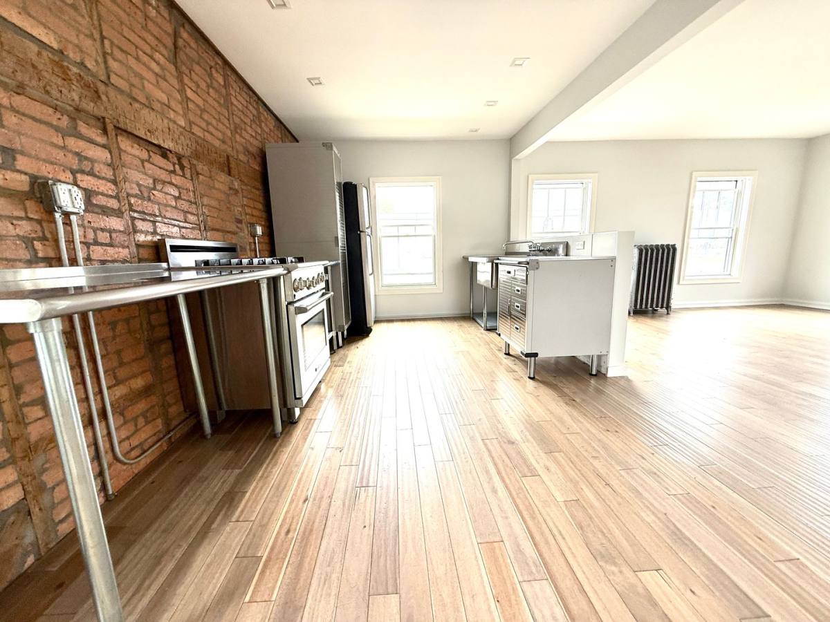 Apartment for rent at 154 Broadway, Port Ewen, NY 12466