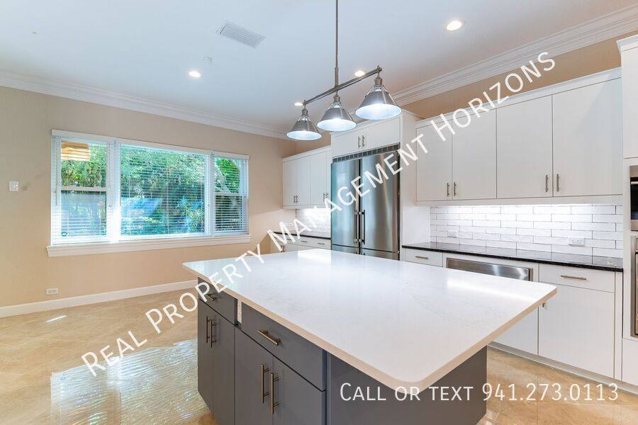 House for rent at 6914 Stanhope Place, Bradenton, FL 34201
