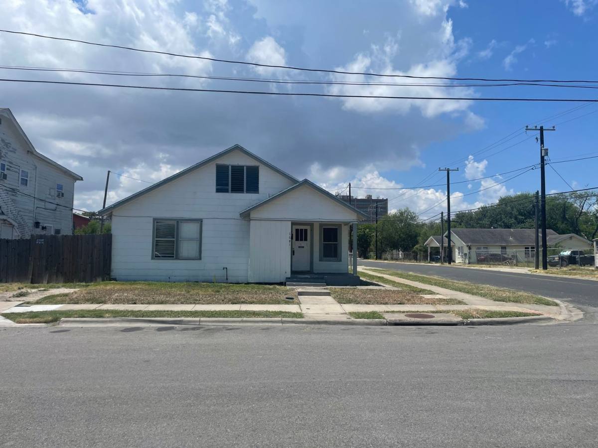 House for rent at 1601 6th St, Corpus Christi, TX 78404