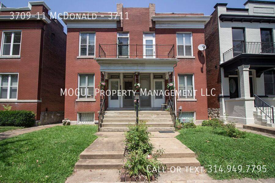 Apartment for rent at 3709-11 McDonald #3711, Saint Louis, MO 63116