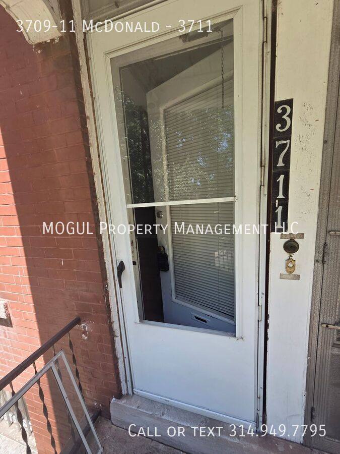 Apartment for rent at 3709-11 McDonald #3711, Saint Louis, MO 63116