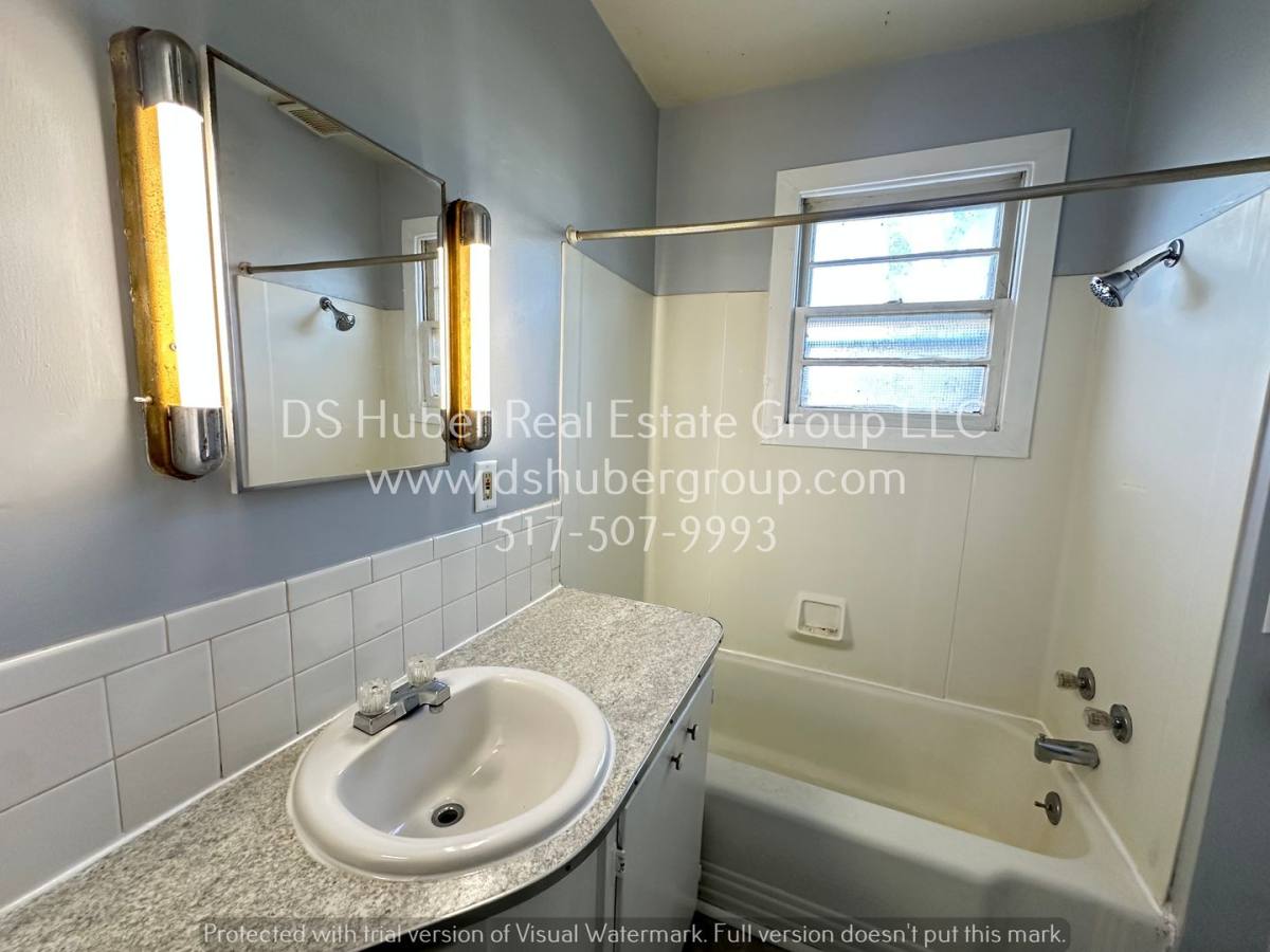 Apartment for rent at 117 E N St #A, Lansing, MI 48906