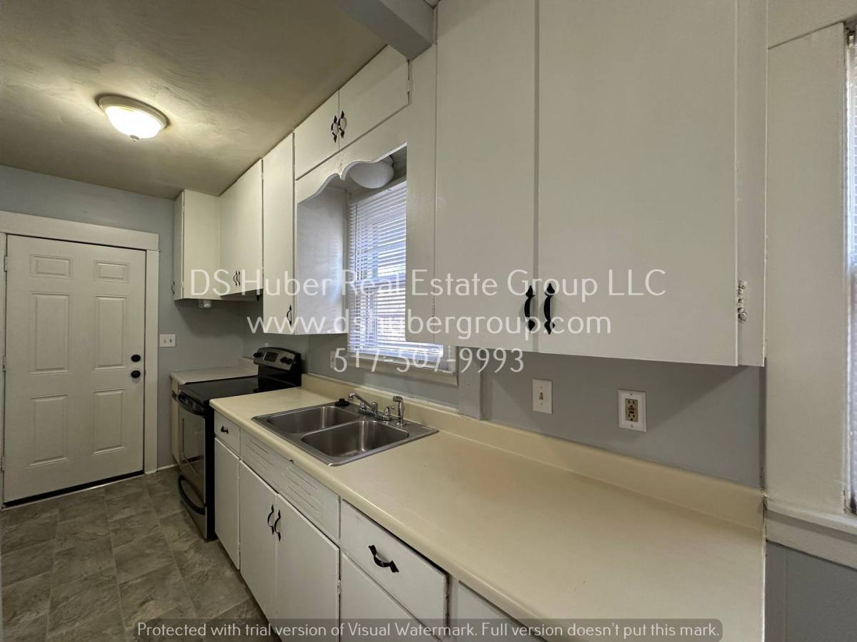 Apartment for rent at 117 E N St #A, Lansing, MI 48906