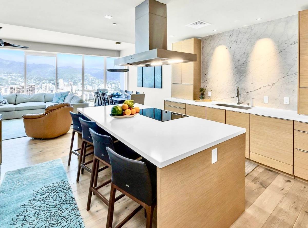 Apartment for rent at 888 Kapiolani Blvd, Honolulu, HI 96813
