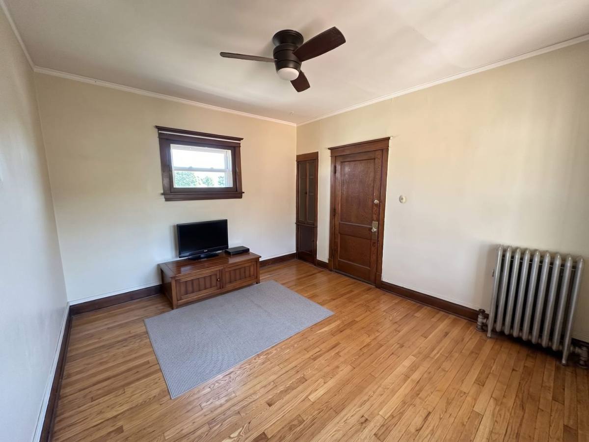 Apartment for rent at 4824-26 W Hutchinson, Chicago, IL 60641