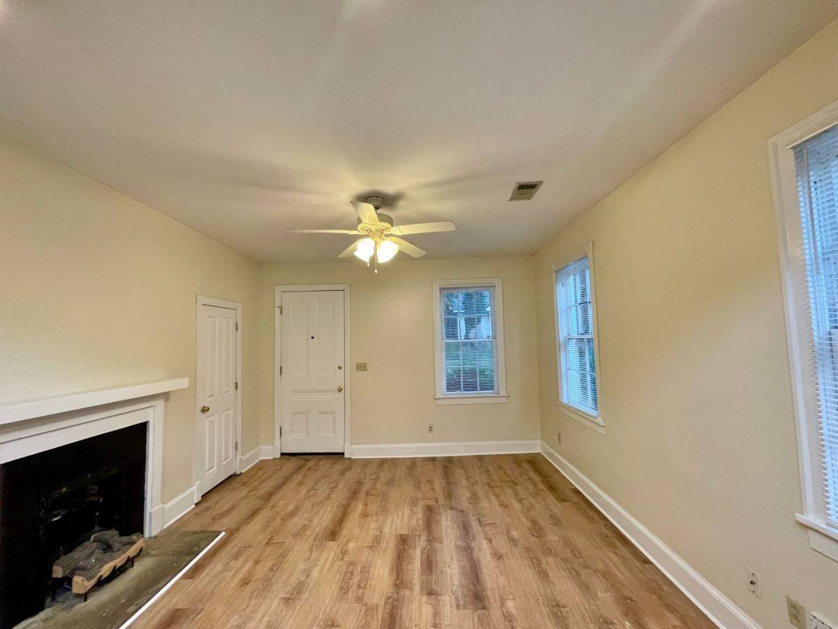 Apartment for rent at 405 N Madison St, Tupelo, MS 38804