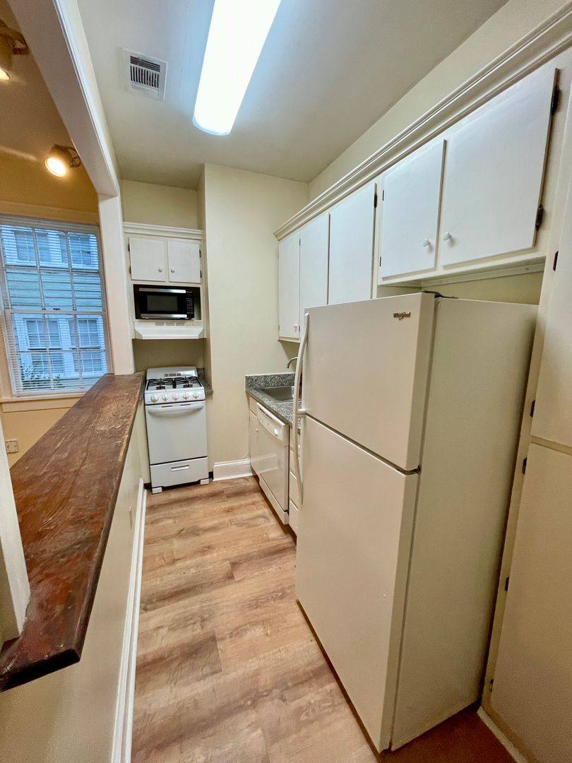 Apartment for rent at 405 N Madison St, Tupelo, MS 38804