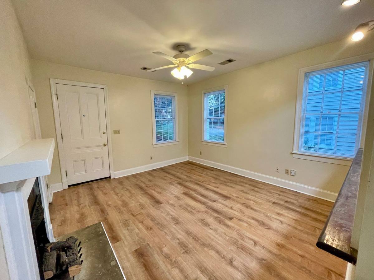Apartment for rent at 405 N Madison St, Tupelo, MS 38804