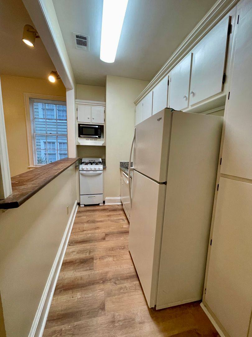 Apartment for rent at 405 N Madison St, Tupelo, MS 38804