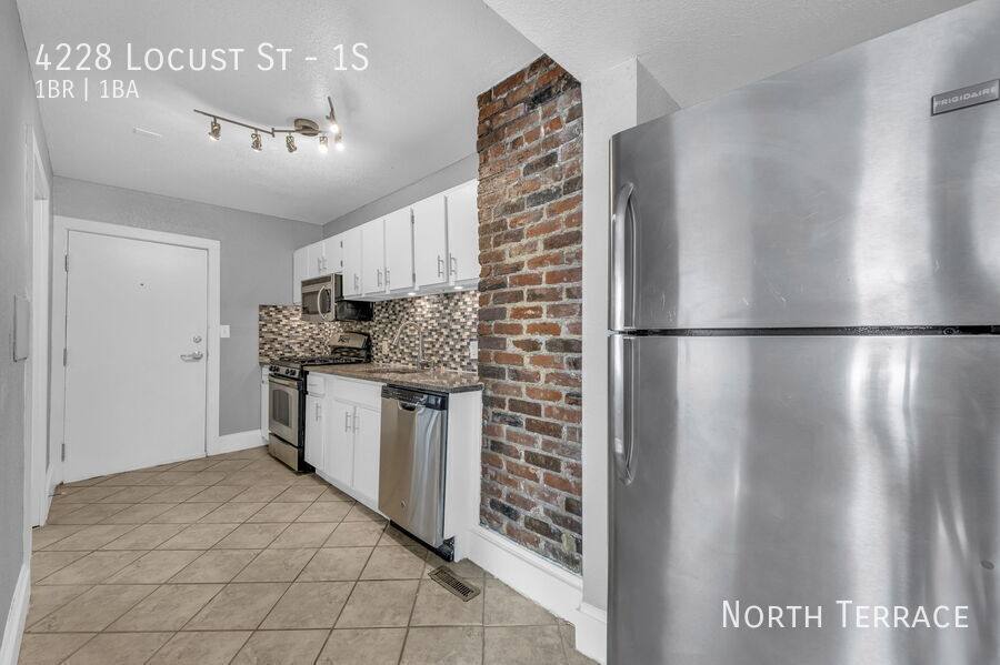 Apartment for rent at 4228 Locust St #1S, Kansas City, MO 64110