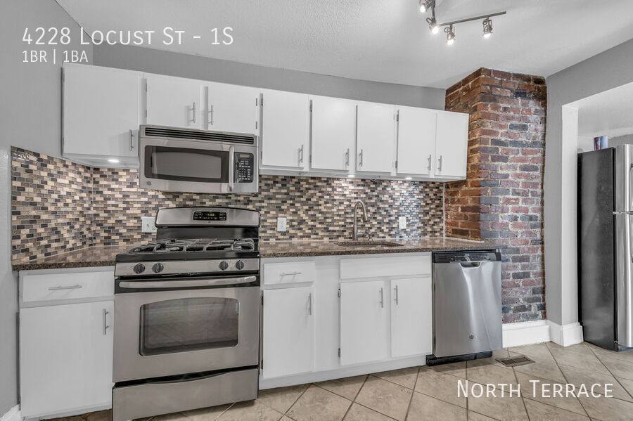 Apartment for rent at 4228 Locust St #1S, Kansas City, MO 64110