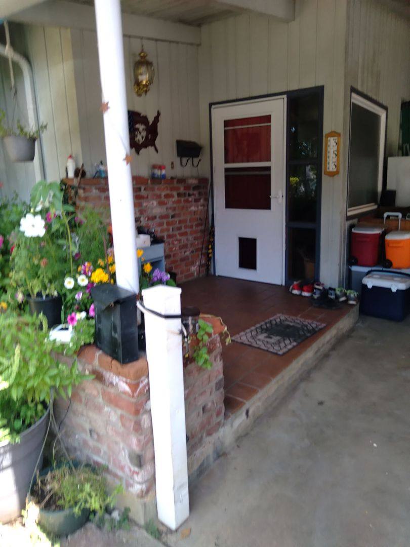 House for rent at 353 W Madrone St, Roseburg, OR 97470